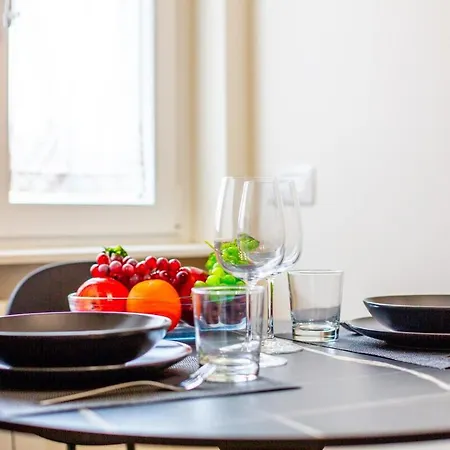 Luxurious 1bdr In Life, Sleeps 4 * Mediolan